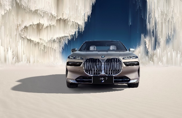 全新BMW 7系家族已到店，首批车主将获限量版收藏礼
