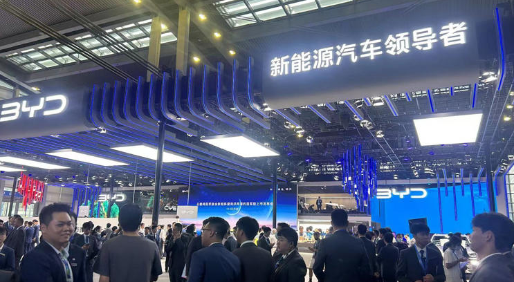 比亚迪全明星阵容亮相大湾区车展