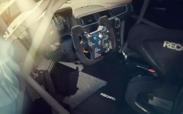 价值95,000欧元，宝马亮相全新M2 Racing赛道版