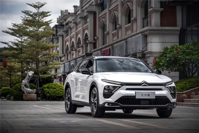 传统1.6T+扭力梁，凡尔赛C5 X是最具性价比的中级车吗？
