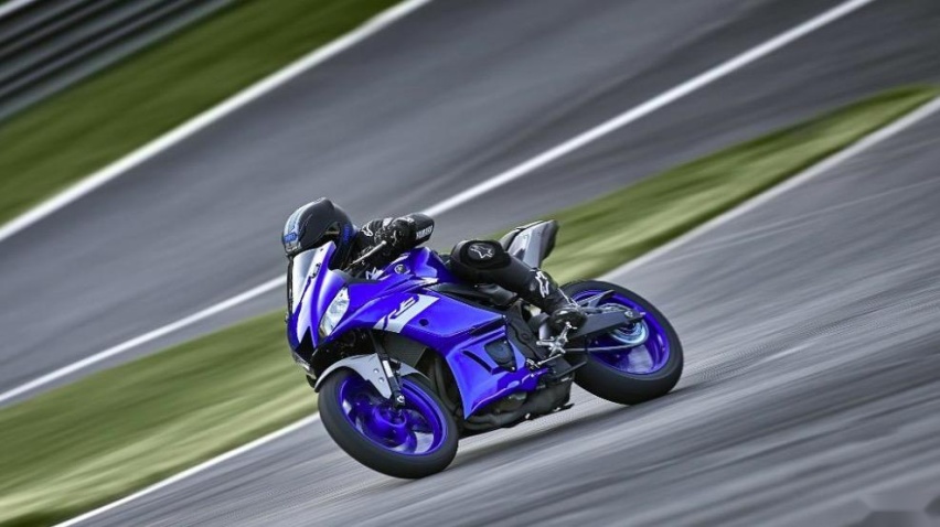 雅马哈YZF-R3，战斗十足，300CC排量中，性价比之王
