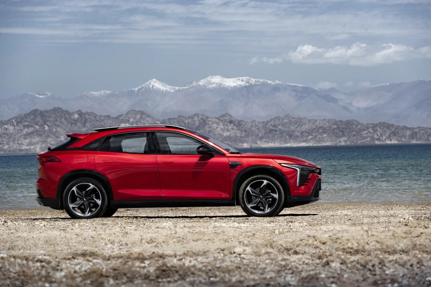 溜背轿跑SUV 奔腾B70S开启预售 11.09万元起