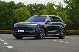问界 M8 登顶大型 SUV 周销量榜，爆款密码是什么？