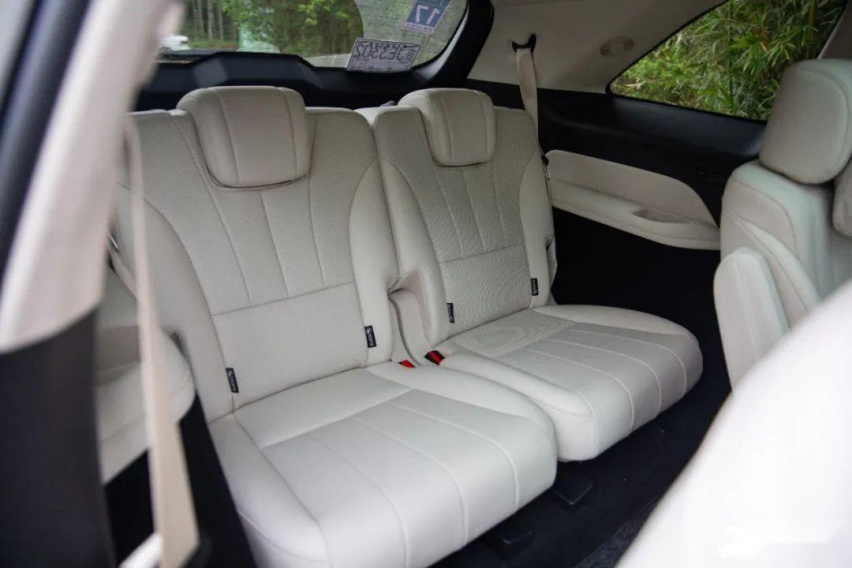 30万、插混、大六座SUV，这杯“蓝山”要硬刚理想L8？