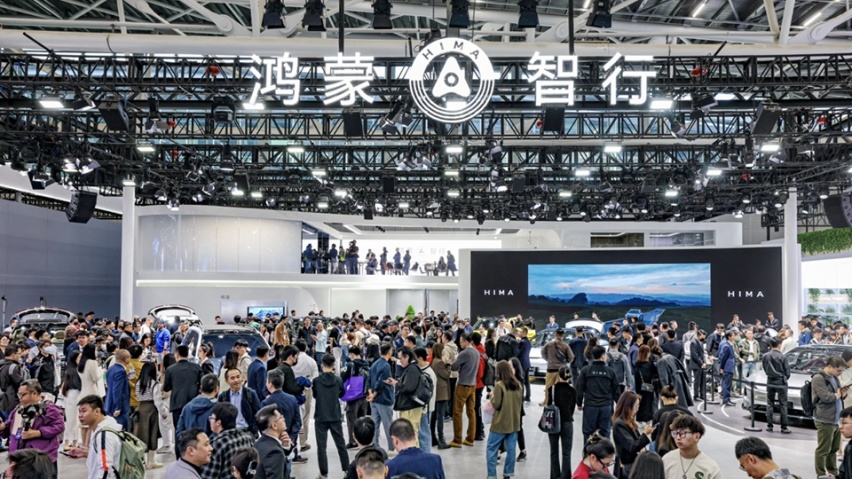 从换电到华为，再到出海东南亚，中国车为啥忽然拼命抱团？