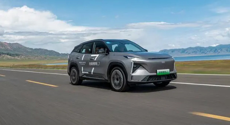 科技电混SUV 试驾吉利银河L7
