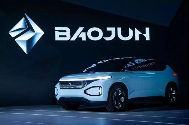 近5m车长+3米轴距，匹配1.5T发动机，这款新中大型SUV