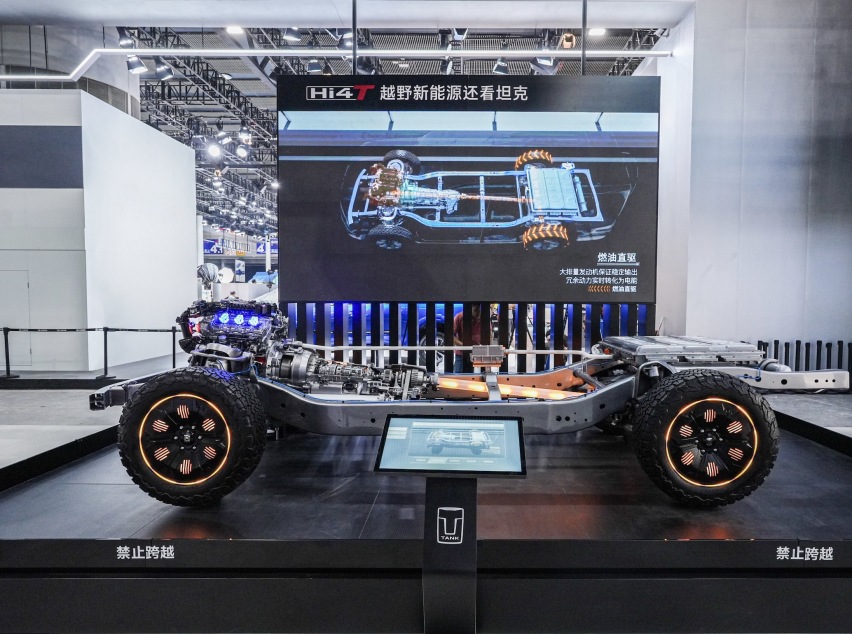 中国品牌独一无二大排量混动，坦克700 Hi4-T首发限定版55秒全部