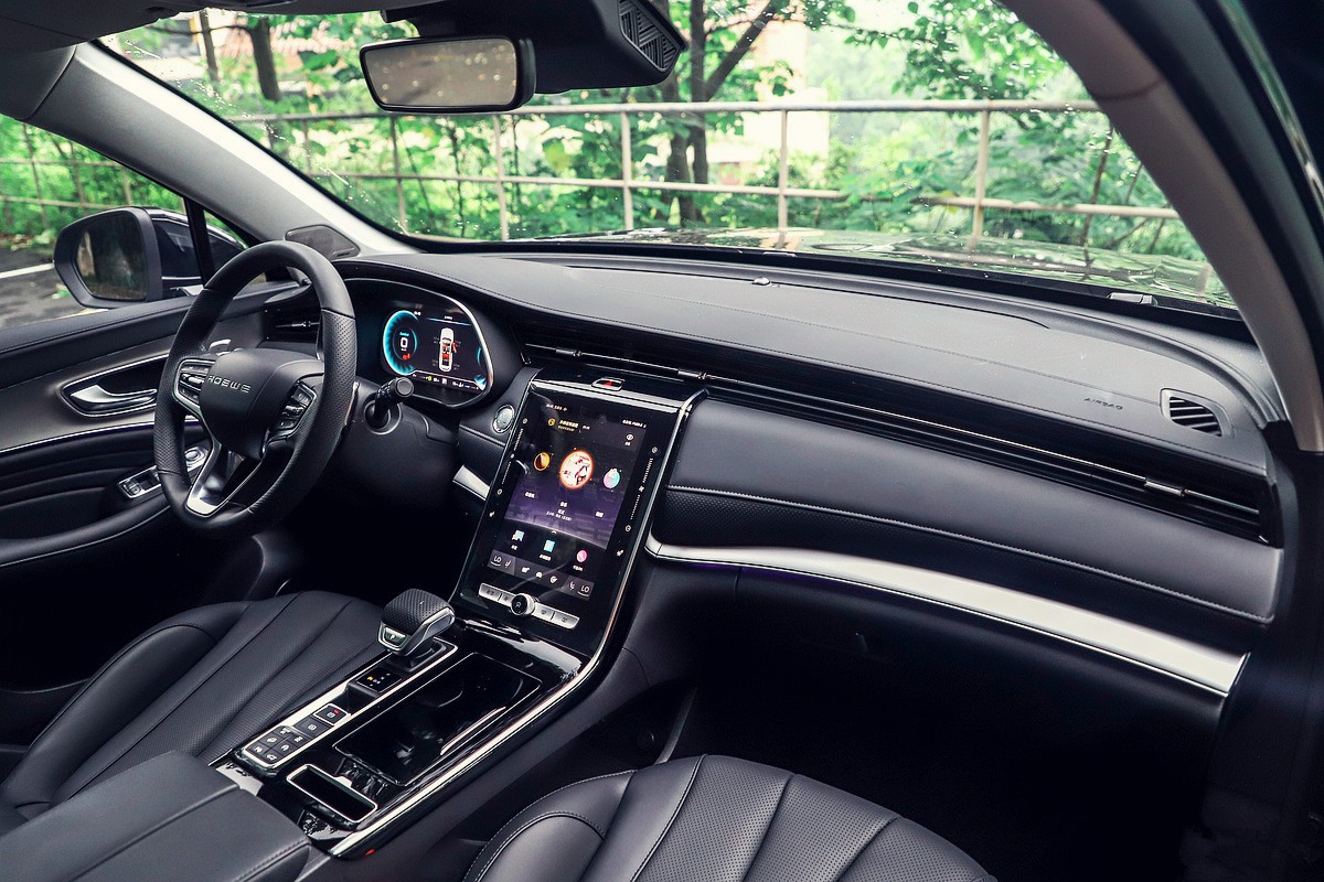 ߀��4�����У����aSUV��һ������܇���ѿ���S��������������