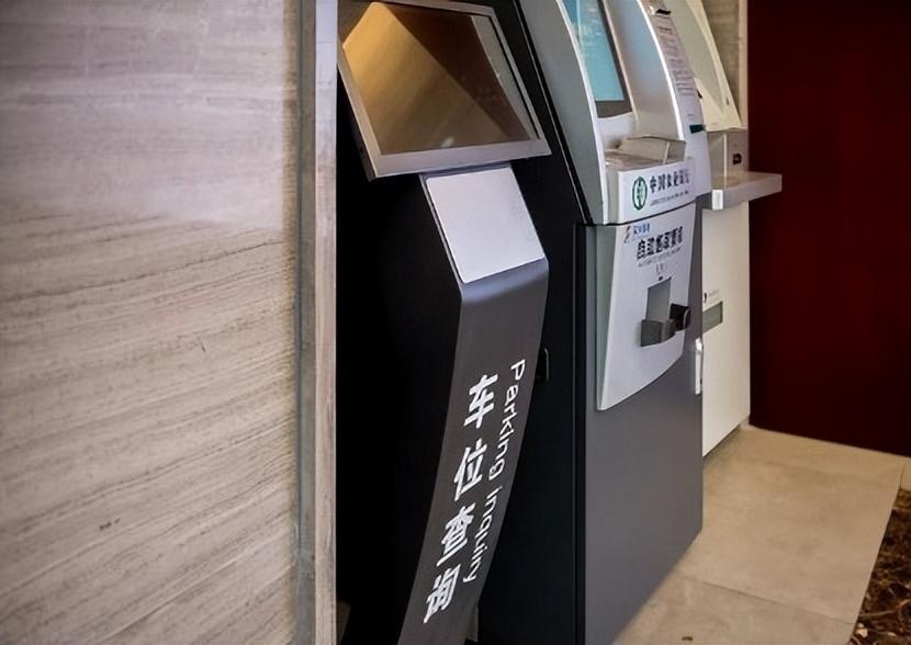 还在为地库寻车而挠头？华为问界智慧寻车轻松帮你搞定
