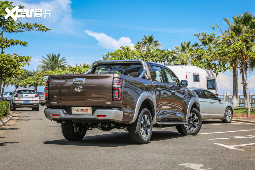 长城炮商用 乘用皮卡柴油8at上市11.78-16.68万元