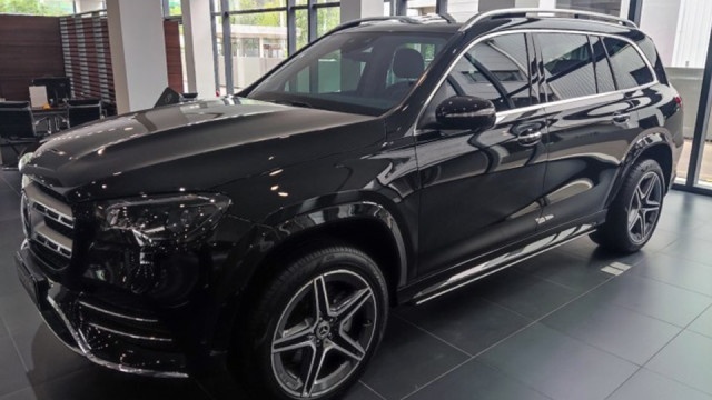 一百多万买奔驰EQS SUV，大型SUV可选7座还能越野，值不值？