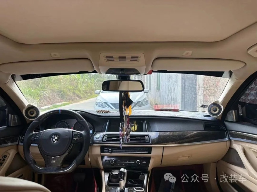 尾翼能晾衣服的姿态风宝马528Li，让原本低调的外观变得很战斗