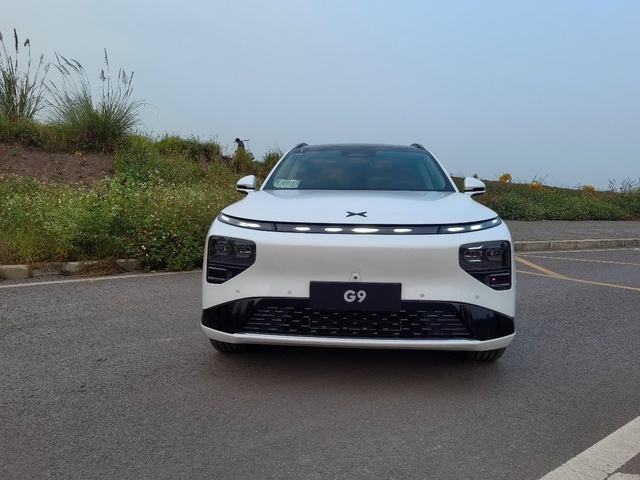试驾小鹏G9：科技感到位，驾控灵活，舒适感咋样？谁上车谁懂