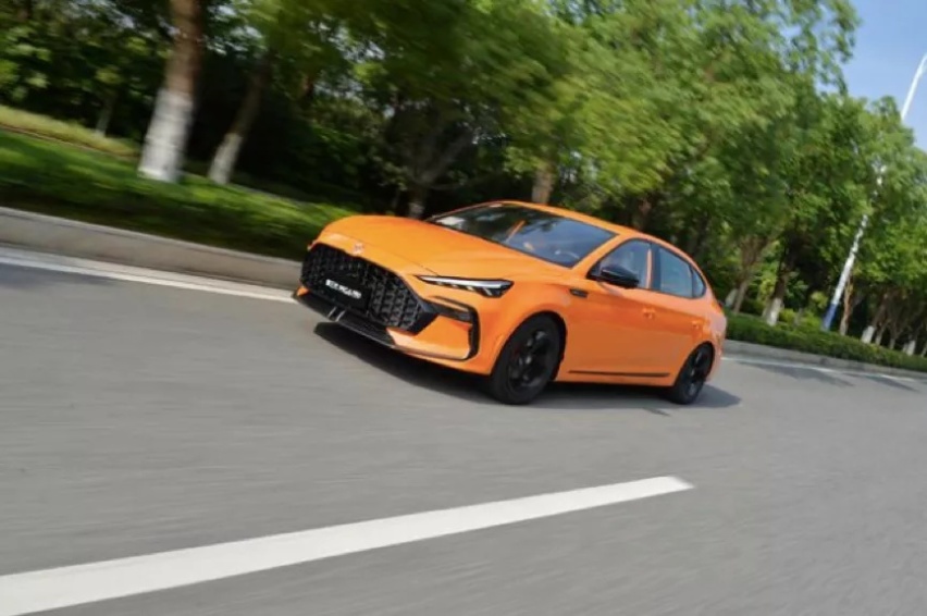 “斜杠青年”多面手 道路试驾第三代MG6 pro