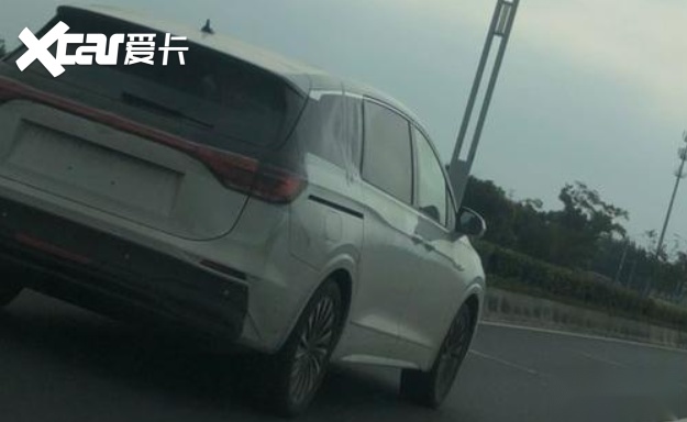 大众巍昂实车现身，将于广州车展首发，配2.0T+7DCT