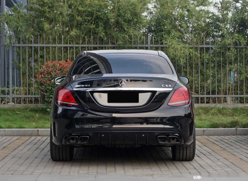 梅赛德斯 AMG C 63