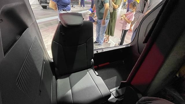 为什么这么多人舔爆丰田赛那？车展实测空间大or小