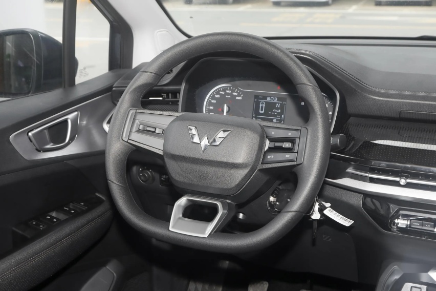 购车预算7万,想买经济型7座MPV,五菱佳辰皮实耐用还省油