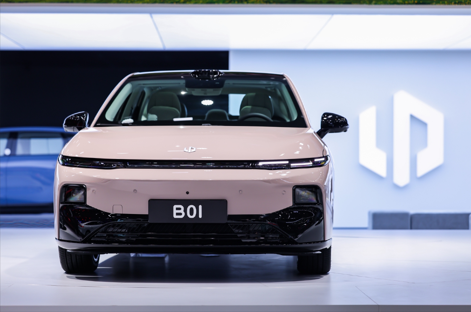 顏值派準(zhǔn)備好銀子 四款最美家轎來襲 榮威M7 DMH推東來紫色 顏值派準(zhǔn)備好銀子 四款最美家轎來襲 榮威M7 DMH推東來紫色