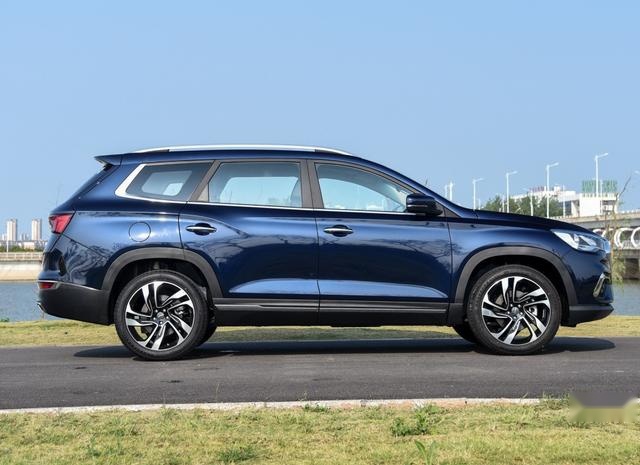 捷途X90:8万元就能买到的中型SUV,5、6、7座随便挑