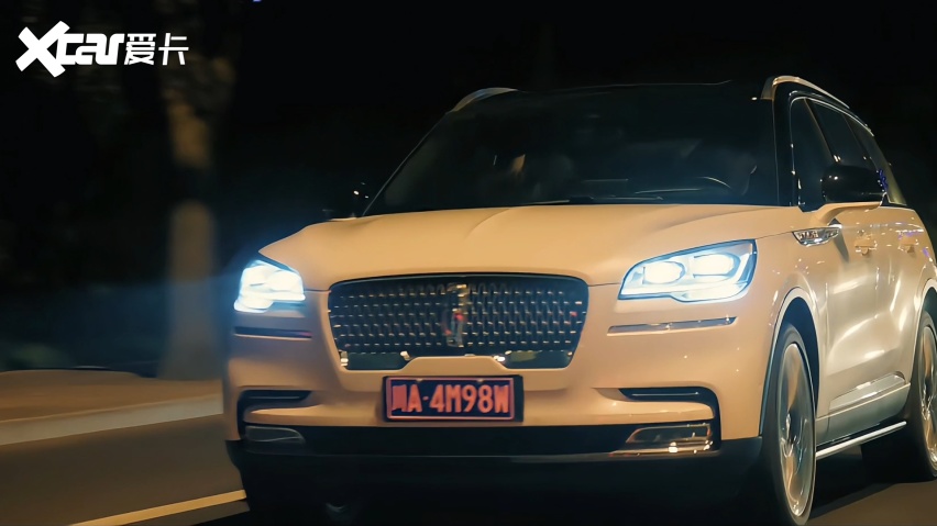 《亦舞之城》女主喝醉,把豪华SUV认成网约车