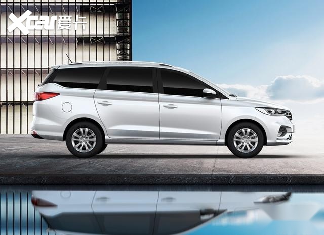 568万起售的宝骏六座mpv独立座椅后排放倒就是床