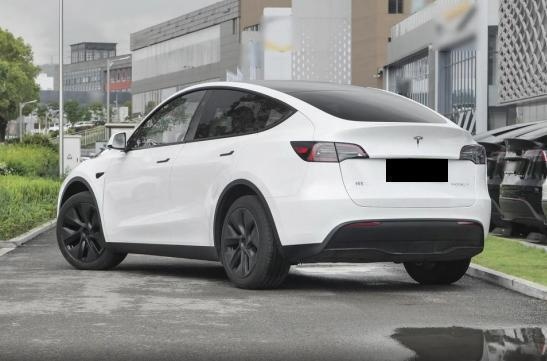 同为纯电中型SUV，对比特斯拉Model Y，这车能提供更多情绪价值？