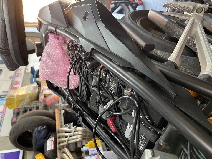 本田CB650R卡西堤外挂雾灯开箱安装