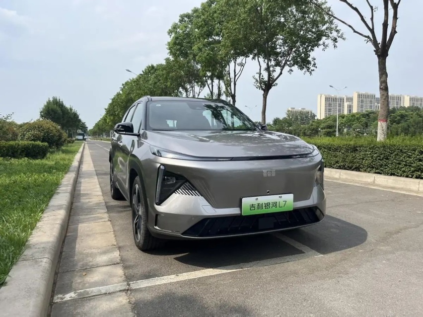 新车银河L7性能强劲势头猛，还要选宋PLUS DM-i吗？