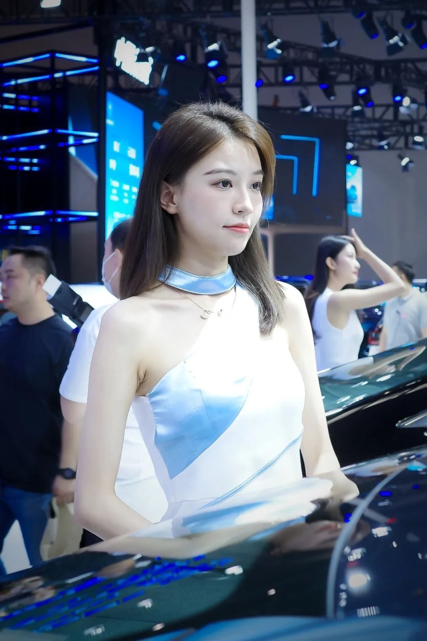 重庆车展火热，是车热还是看车模热