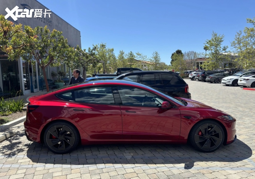 特斯拉model 3高性能版实车抢先看,二季度即将上市新-