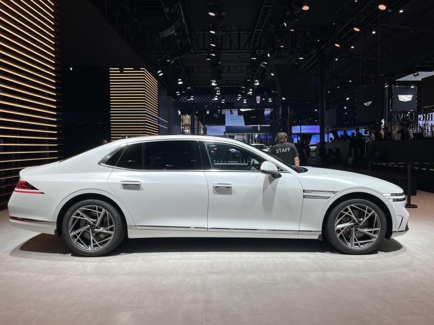 2023成都车展：捷尼赛思G90售69.88万元起