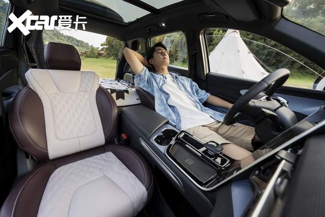 1.5T/2.0T两种动力 11大配置升级包 奔腾T90售价10万元起
