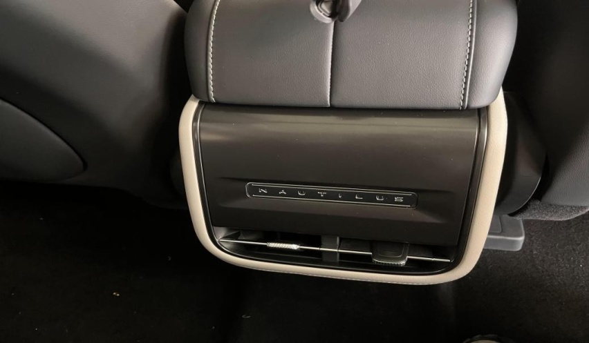 冒险之旅林肯航海家VS 奥迪Q5L ，两车对比