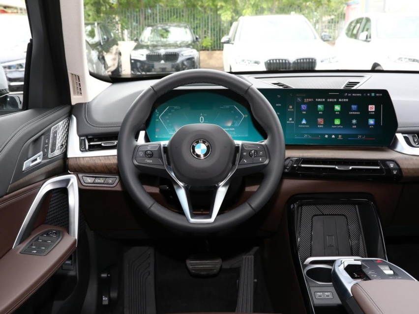 预算30万元到底该如何选车？对比林肯全新冒险家和宝马X1就知道