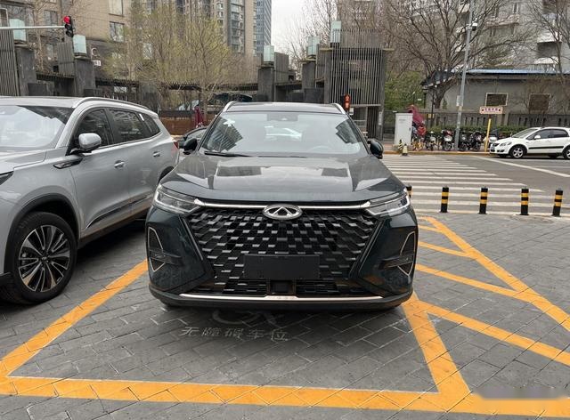 奇瑞瑞虎8家族又一新战力，燃油/混动任选，采埃孚四驱，5月上市