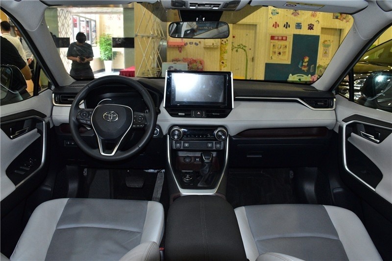 全新RAV4荣放对比CR-V：丰田这一次能翻身吗？