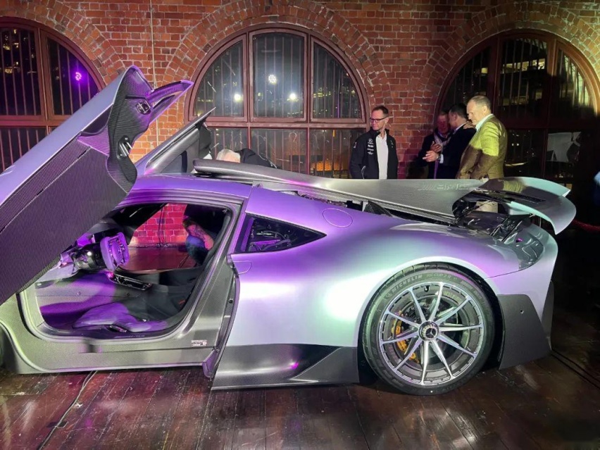 实拍全澳首台AMG ONE，全世界年纪最大的车主？