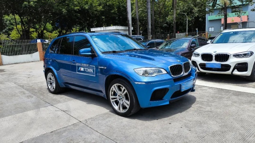 ​V8引擎的二手宝马保养一次要多少钱？答案是0元，因为...