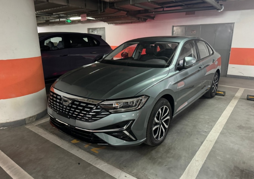 “换标”速腾？捷达VA7实车到店，长超4米7，配1.4T+独立悬架