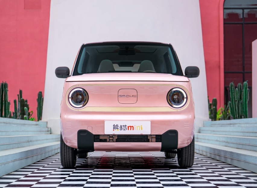 第三代宏光MINI！空间更大续航更长 “公主请上车！”