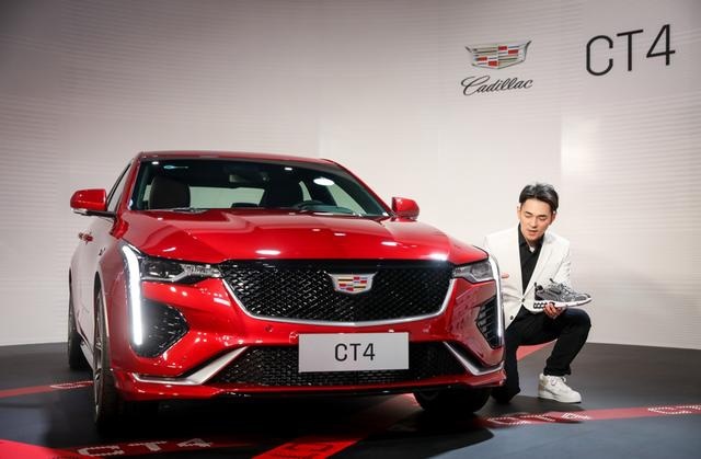凯迪拉克CT4上市，售价23.97万元起，降到20万想必指日可待