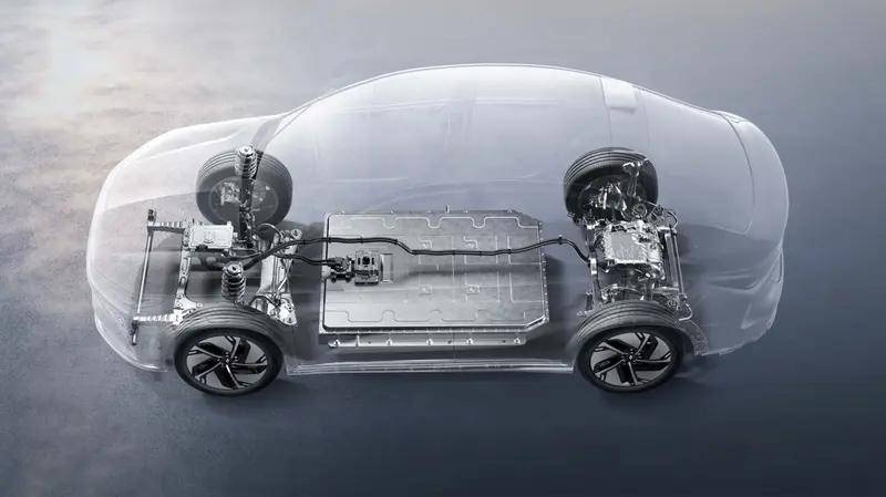13.37万元起，智能后驱轿跑SUV 睿蓝7全球预售