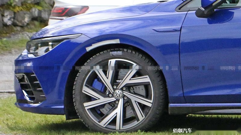 volkswagen-golf-r-spy-shots (3).jpg