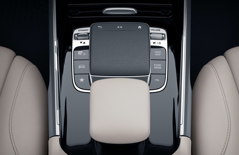 30万以内豪华SUV，奔驰GLB 220成优选，2.0T大7座不香吗？