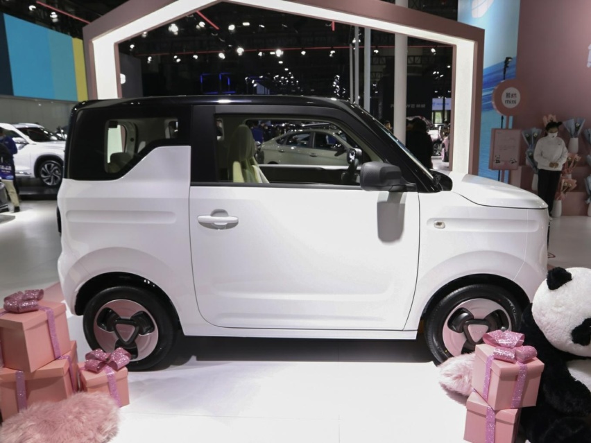 3门四座+天幕，续航200km带快充，解析5.58万的熊猫mini