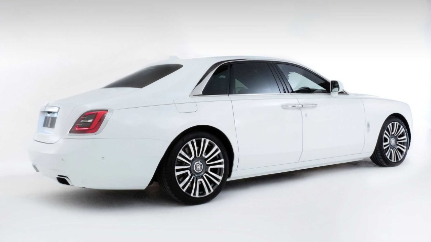 2021-rolls-royce-ghost-rear.jpg