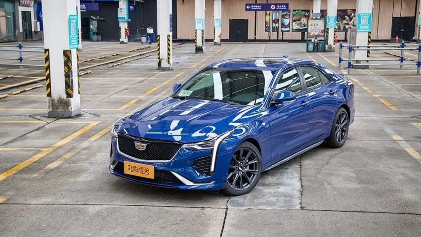 2.0T+8AT+后驱不香吗？小姐姐趣味体验凯迪拉克CT4