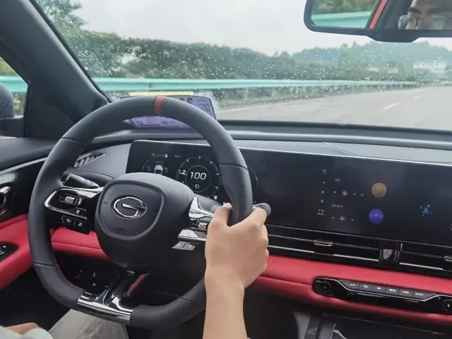 下赛道问影豹：你这瓜保熟吗？